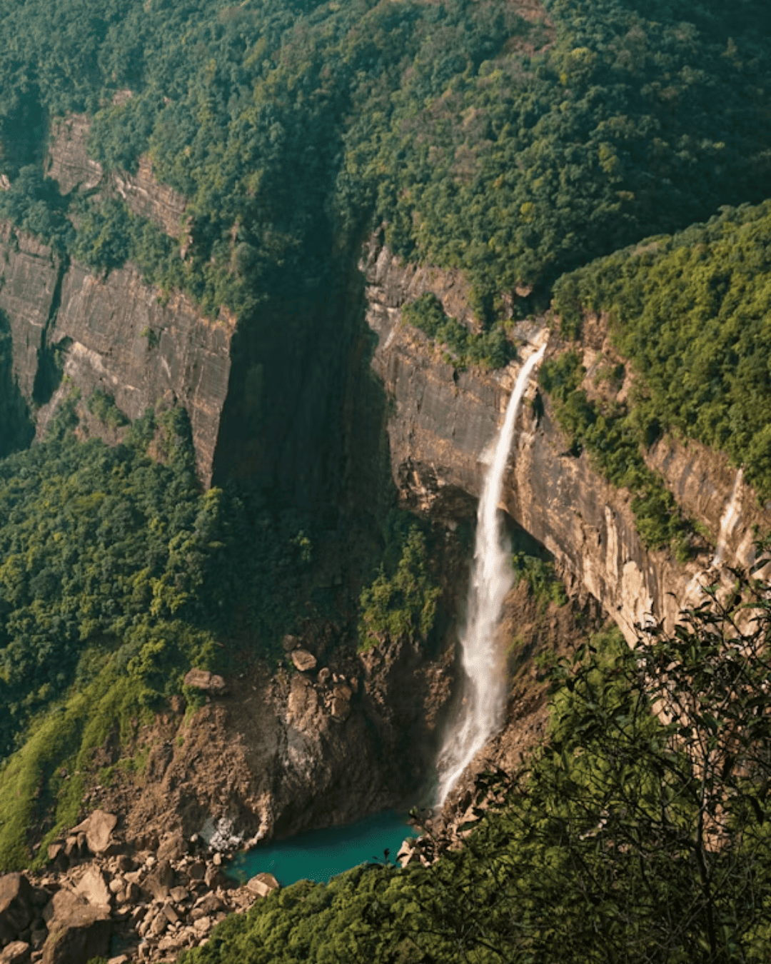 Nohkalikai Falls
